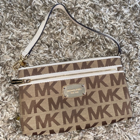 Michael Kors Handbags - Michael Kors Bag